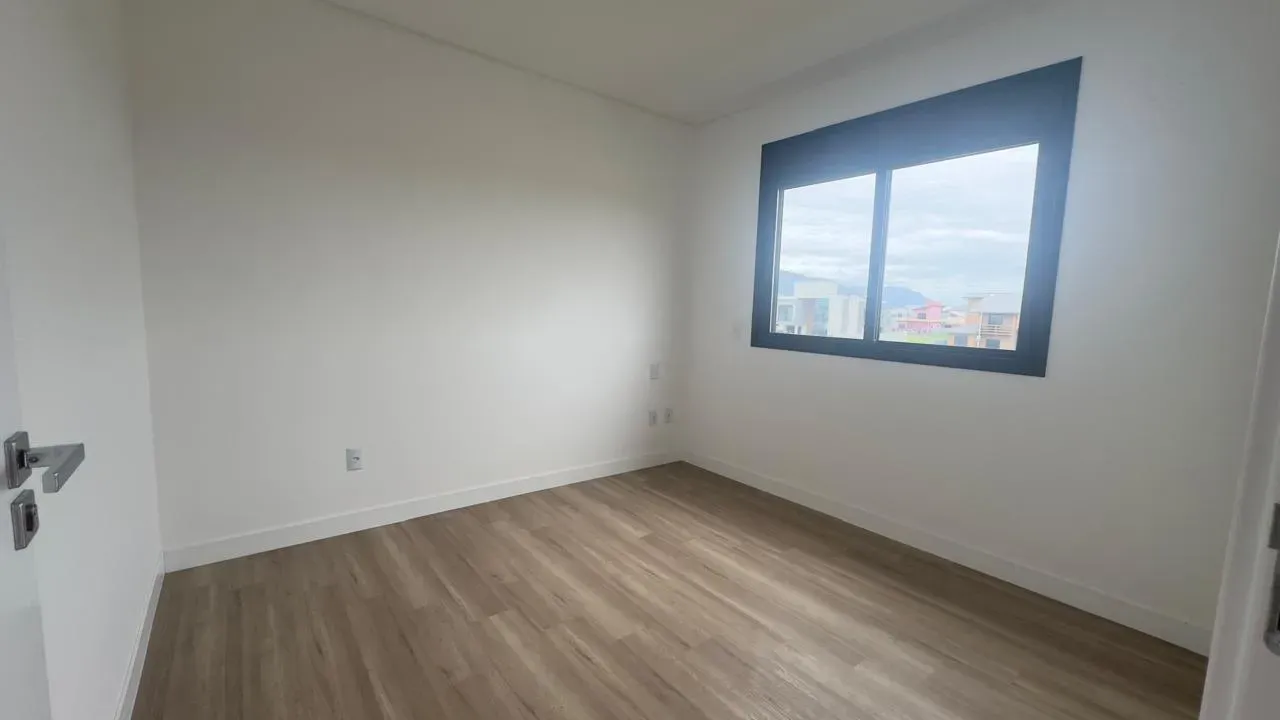 Casa com 3 dormitórios sendo 1 suíte e 2 vagas garagem - Campeche | Florianópolis/SC