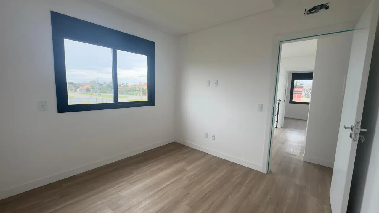 Casa com 3 dormitórios sendo 1 suíte e 2 vagas garagem - Campeche | Florianópolis/SC