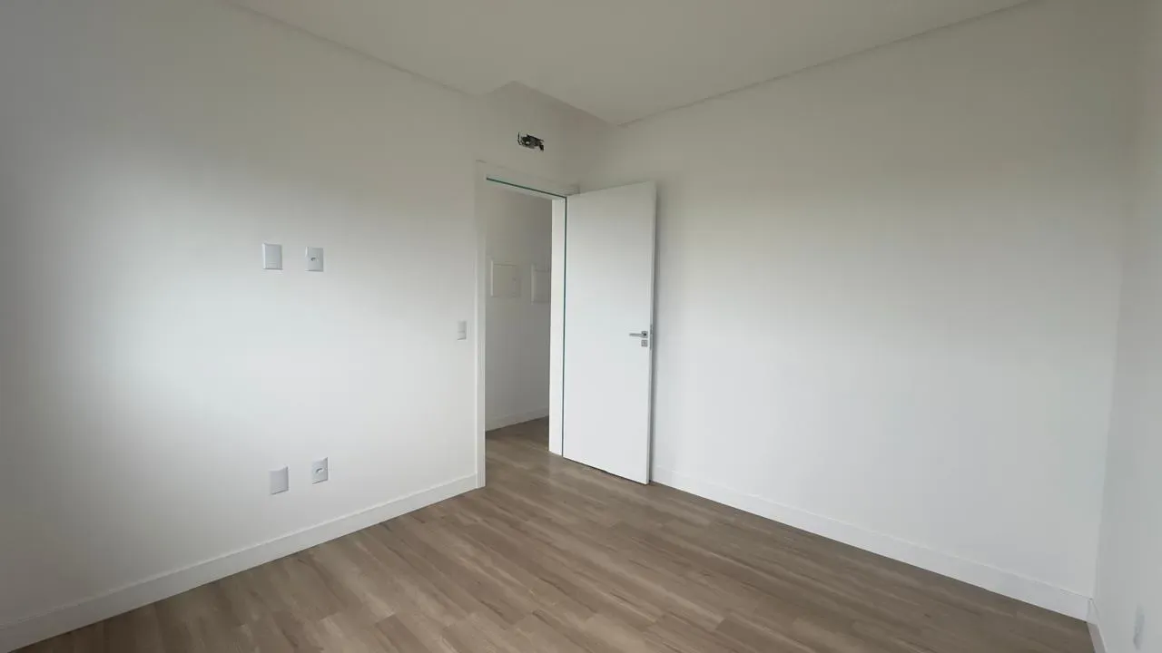 Casa com 3 dormitórios sendo 1 suíte e 2 vagas garagem - Campeche | Florianópolis/SC