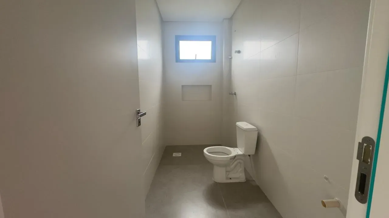 Casa com 3 dormitórios sendo 1 suíte e 2 vagas garagem - Campeche | Florianópolis/SC