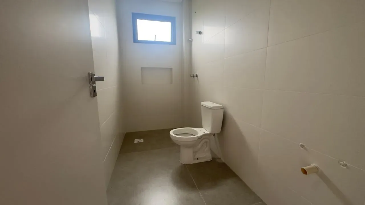 Casa com 3 dormitórios sendo 1 suíte e 2 vagas garagem - Campeche | Florianópolis/SC