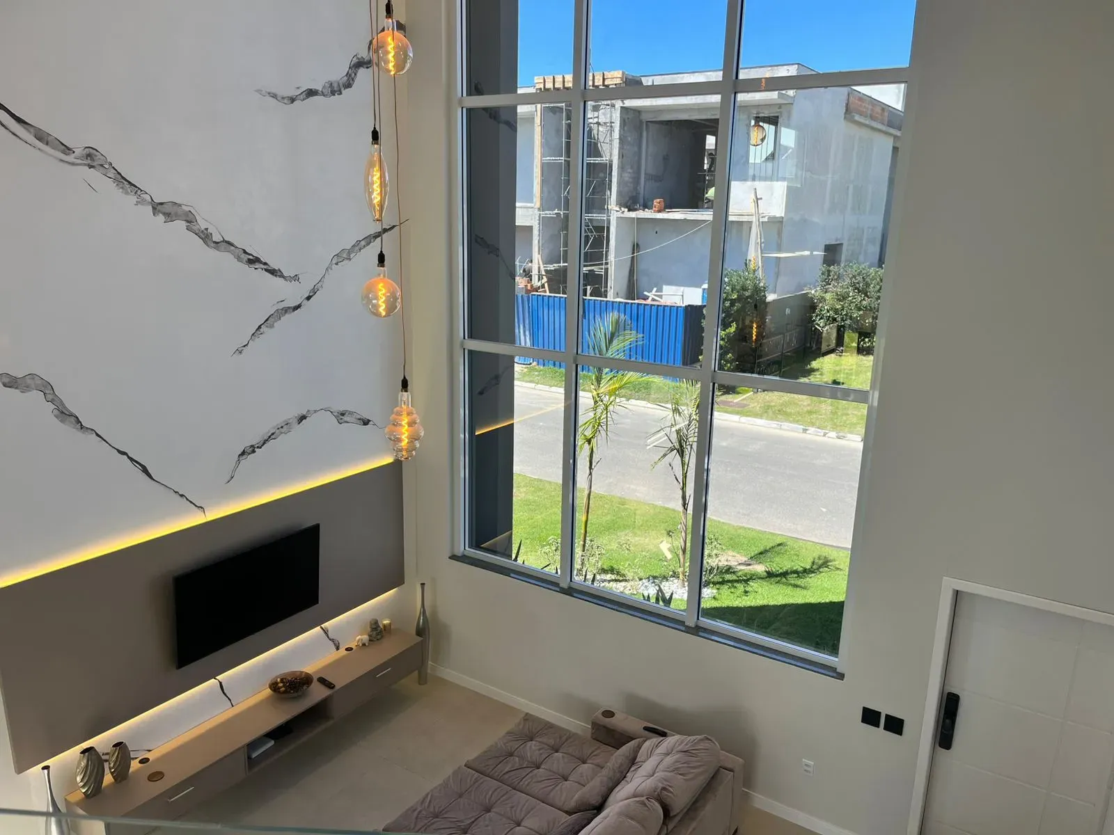 Casa com 4 suítes sendo 1 master e 4 vagas de garagem - Campeche em Florianópolis/SC