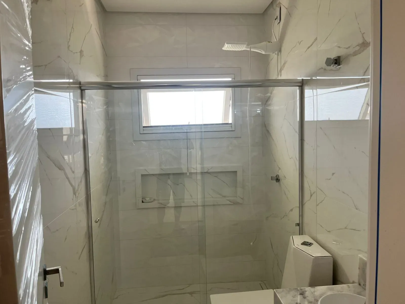 Casa com 4 suítes sendo 1 master e 4 vagas de garagem - Campeche em Florianópolis/SC