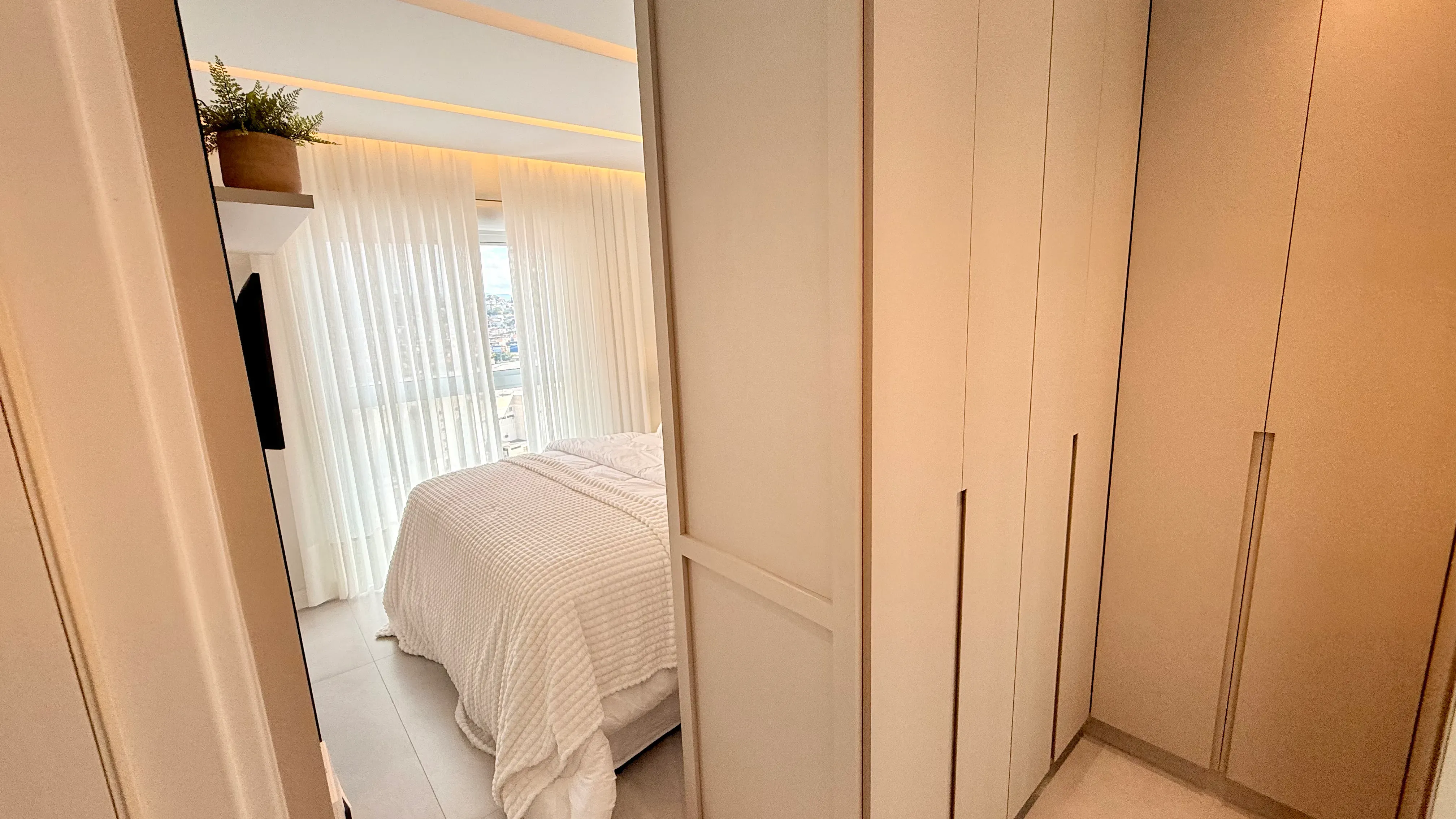 Apartamento 3 dormitórios sendo 1 suíte e vaga de garagem dupla - Kobrasol, São José/SC