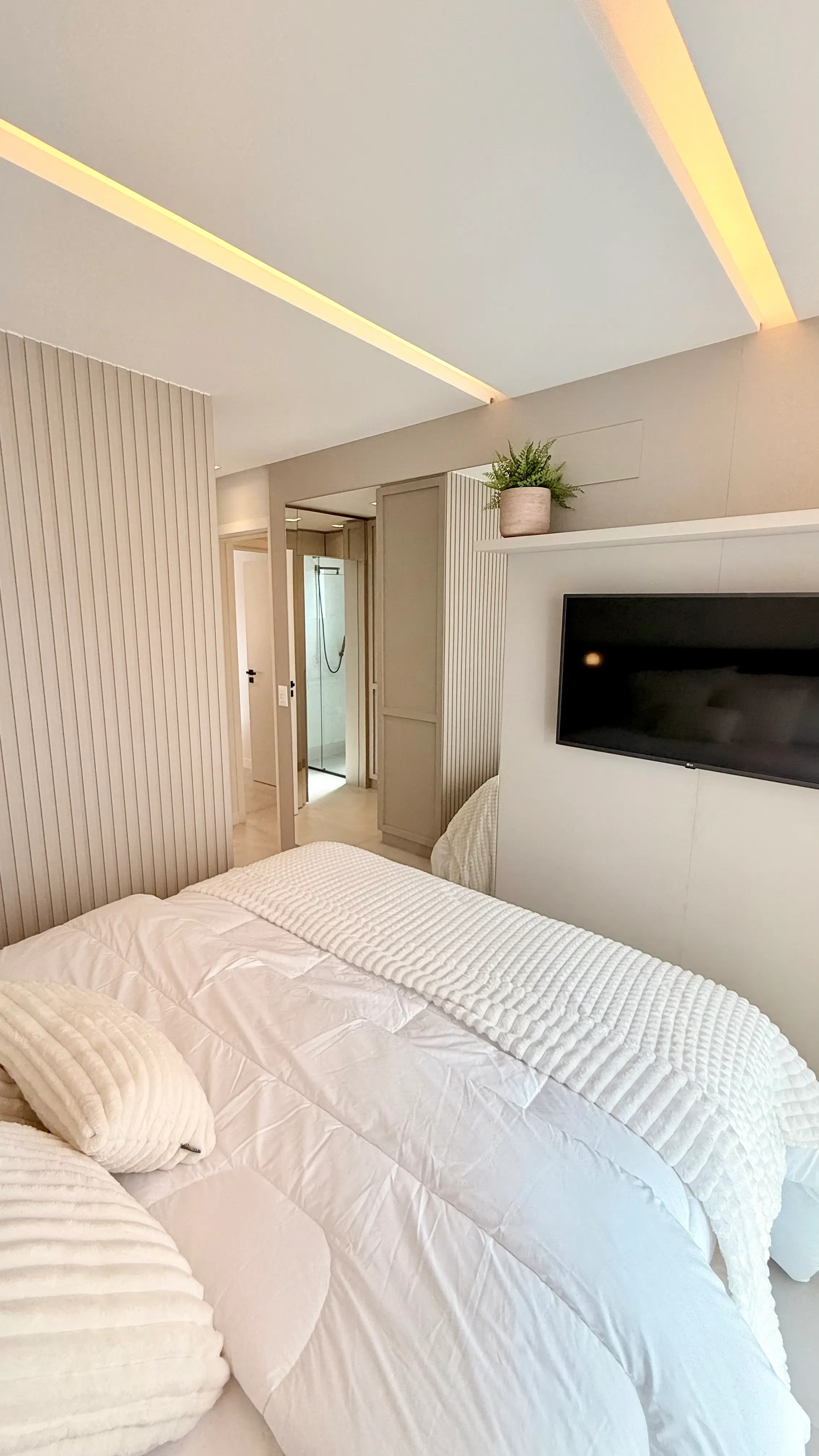 Apartamento 3 dormitórios sendo 1 suíte e vaga de garagem dupla - Kobrasol, São José/SC