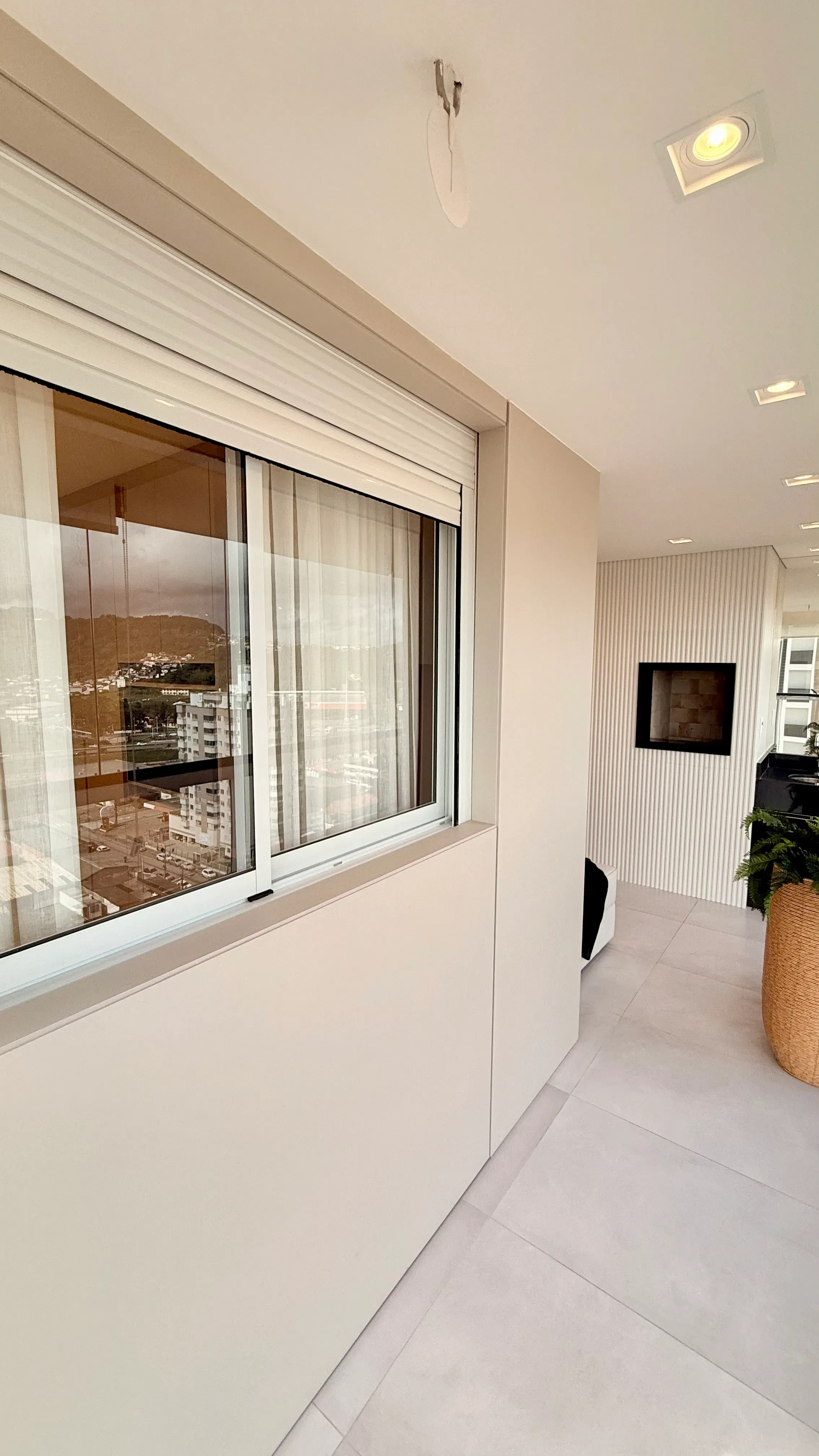 Apartamento 3 dormitórios sendo 1 suíte e vaga de garagem dupla - Kobrasol, São José/SC