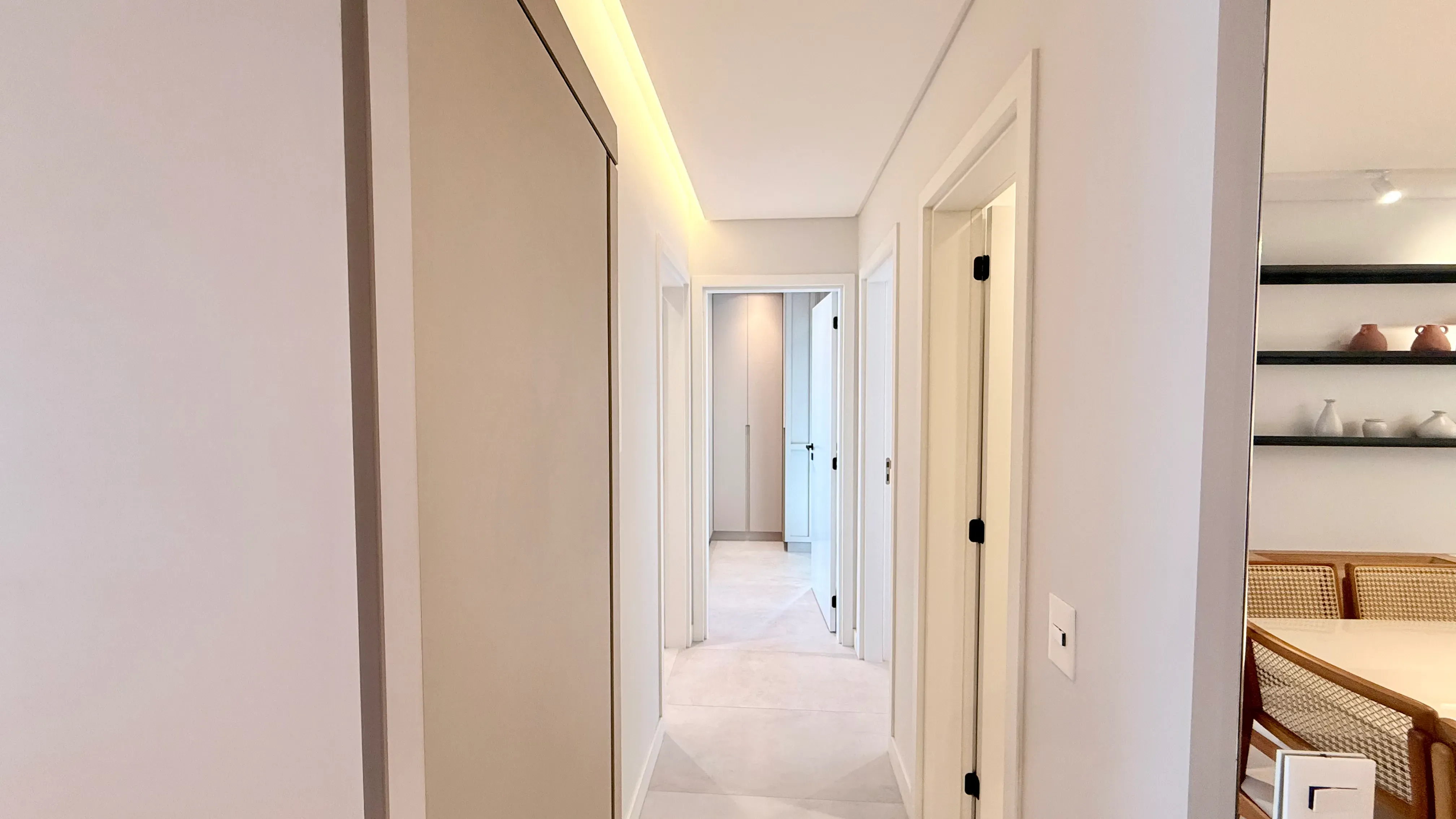 Apartamento 3 dormitórios sendo 1 suíte e vaga de garagem dupla - Kobrasol, São José/SC