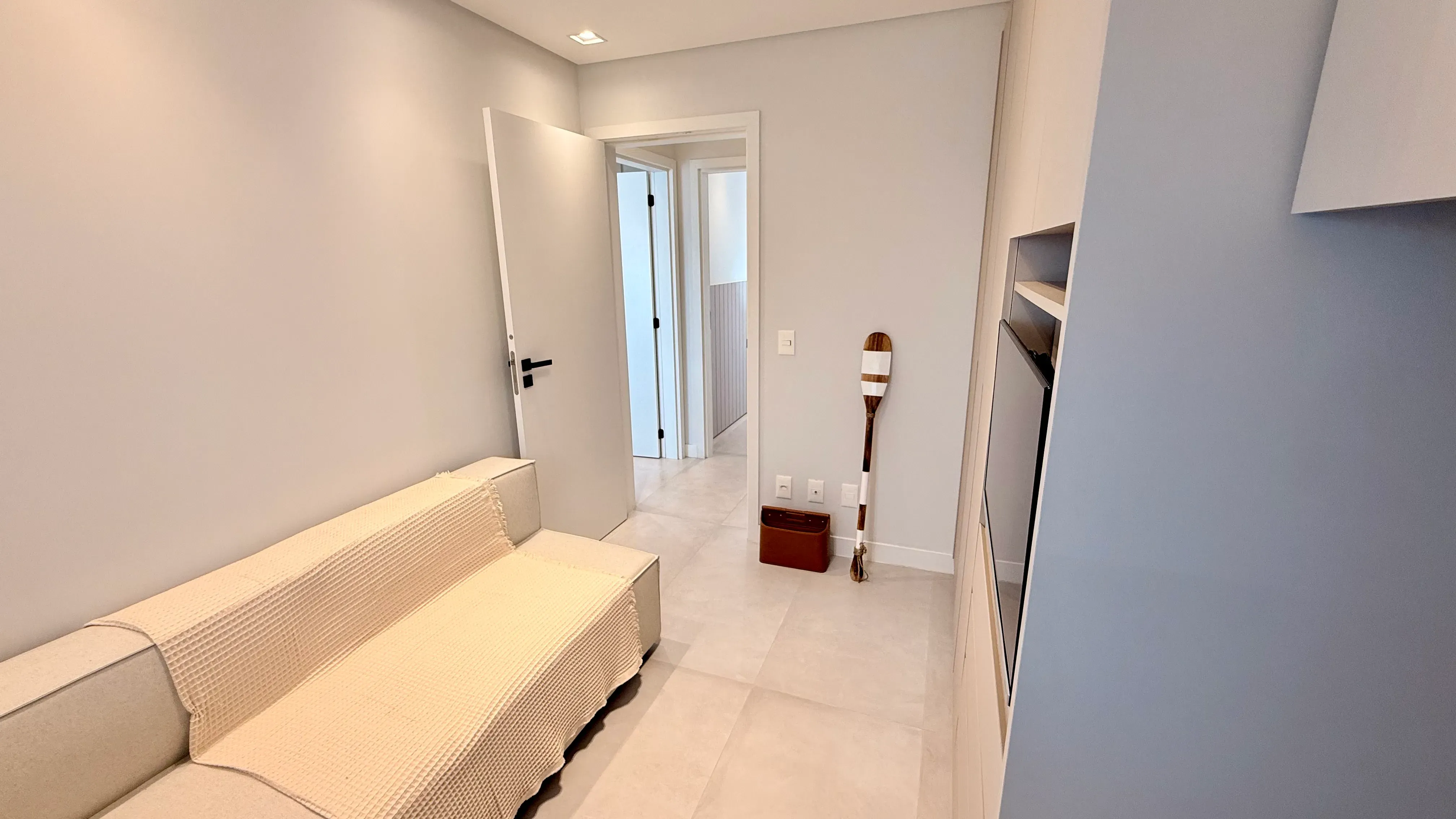 Apartamento 3 dormitórios sendo 1 suíte e vaga de garagem dupla - Kobrasol, São José/SC