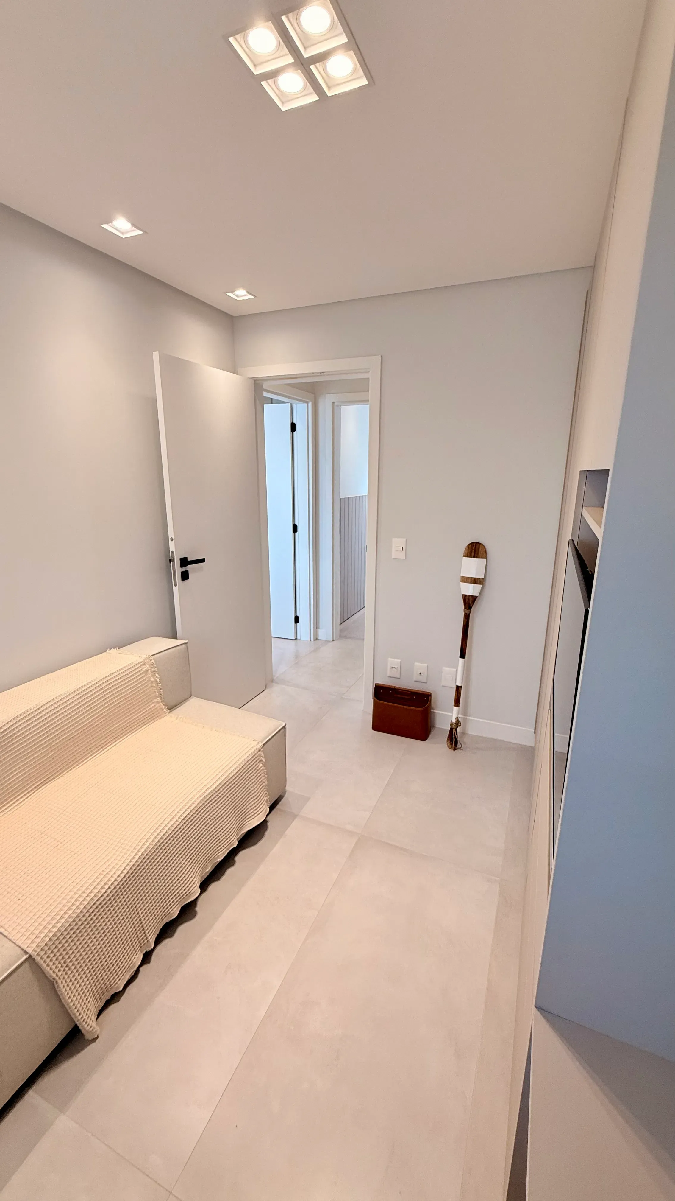 Apartamento 3 dormitórios sendo 1 suíte e vaga de garagem dupla - Kobrasol, São José/SC