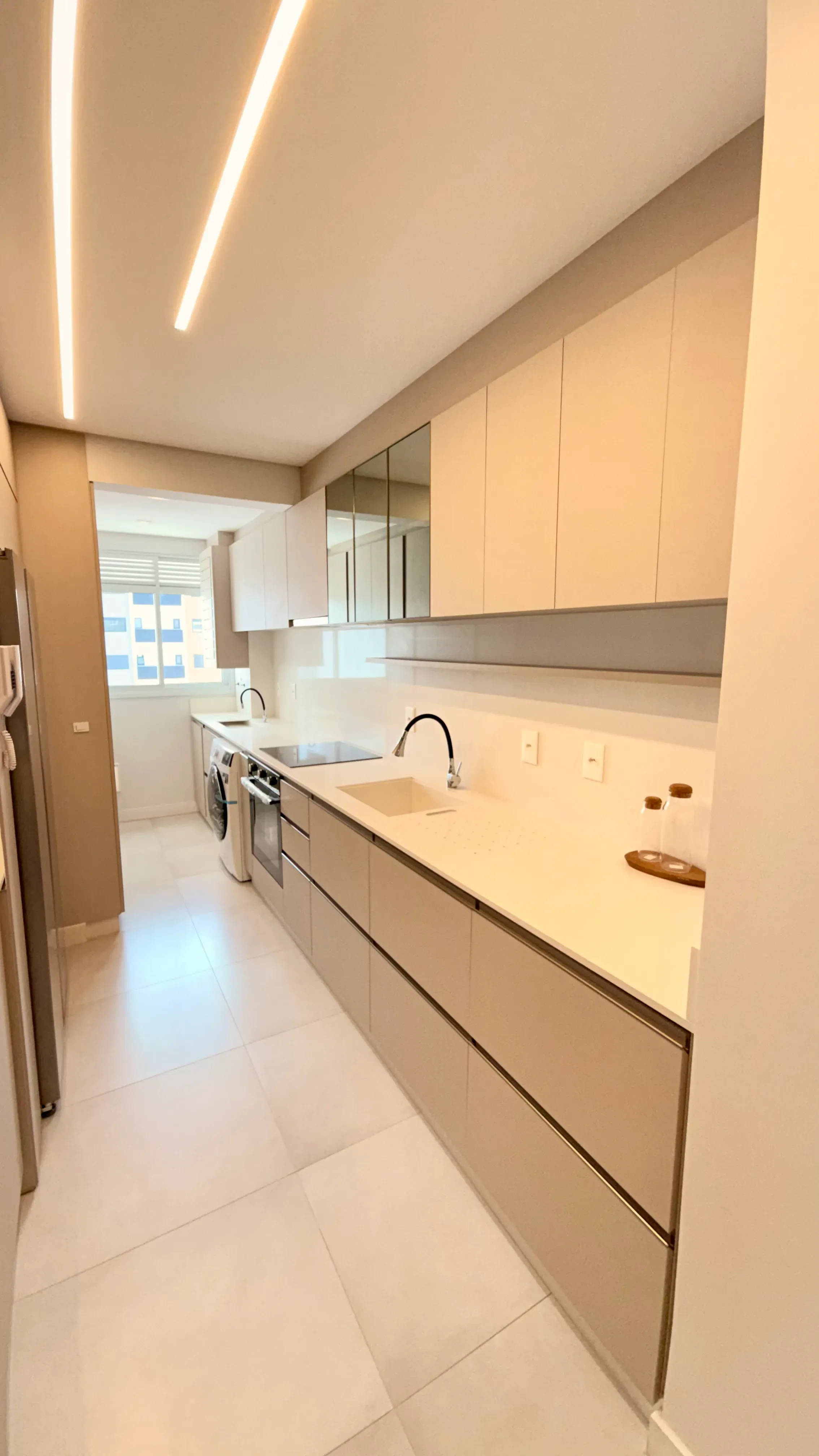 Apartamento 3 dormitórios sendo 1 suíte e vaga de garagem dupla - Kobrasol, São José/SC