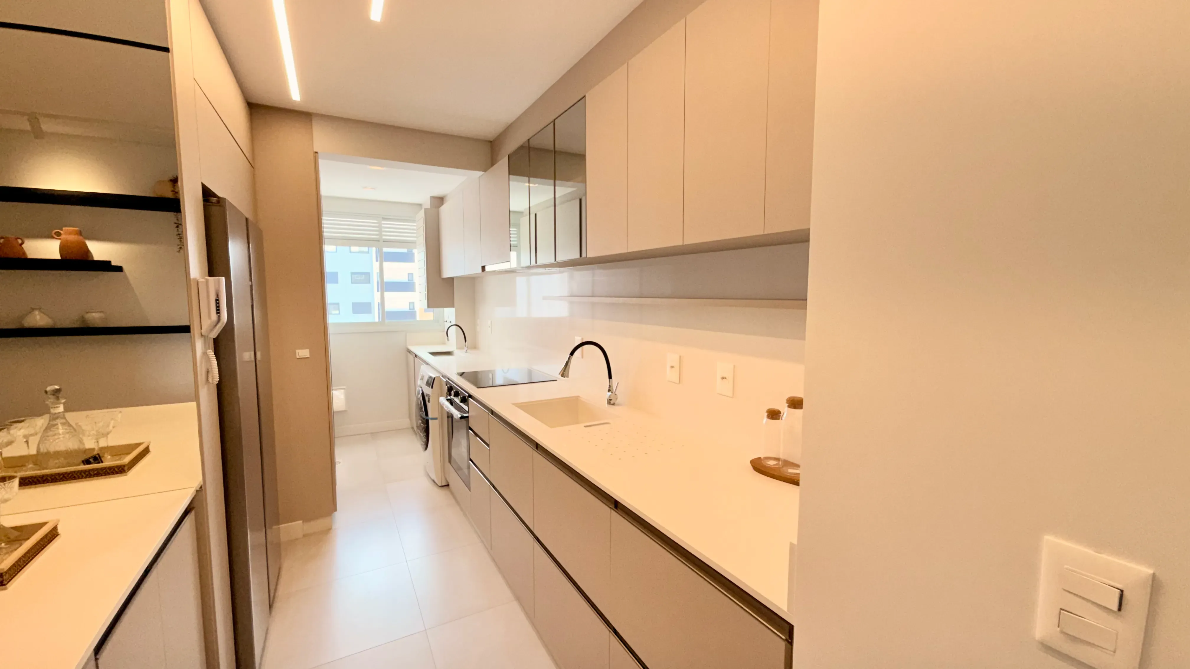 Apartamento 3 dormitórios sendo 1 suíte e vaga de garagem dupla - Kobrasol, São José/SC