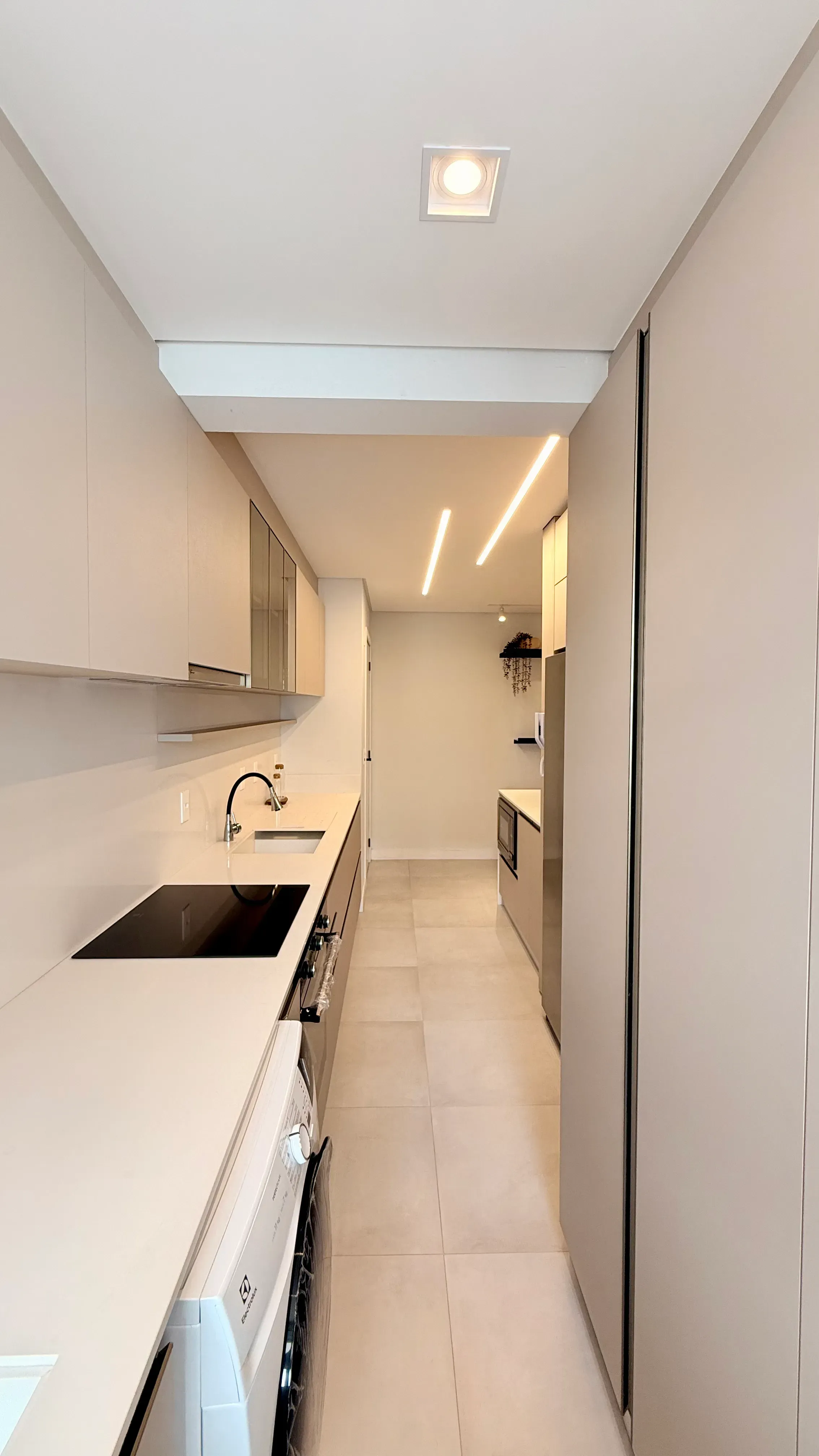 Apartamento 3 dormitórios sendo 1 suíte e vaga de garagem dupla - Kobrasol, São José/SC