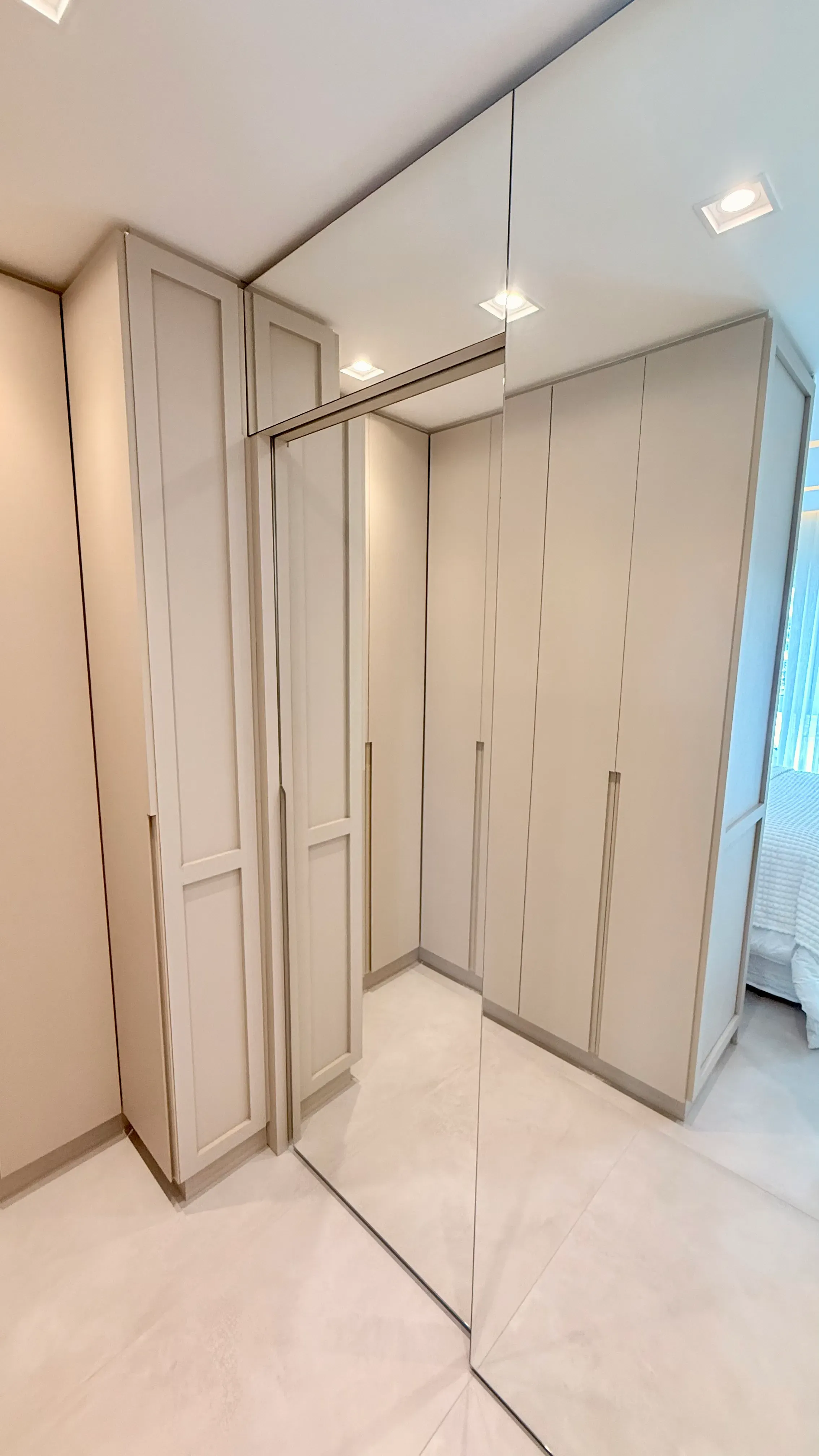 Apartamento 3 dormitórios sendo 1 suíte e vaga de garagem dupla - Kobrasol, São José/SC