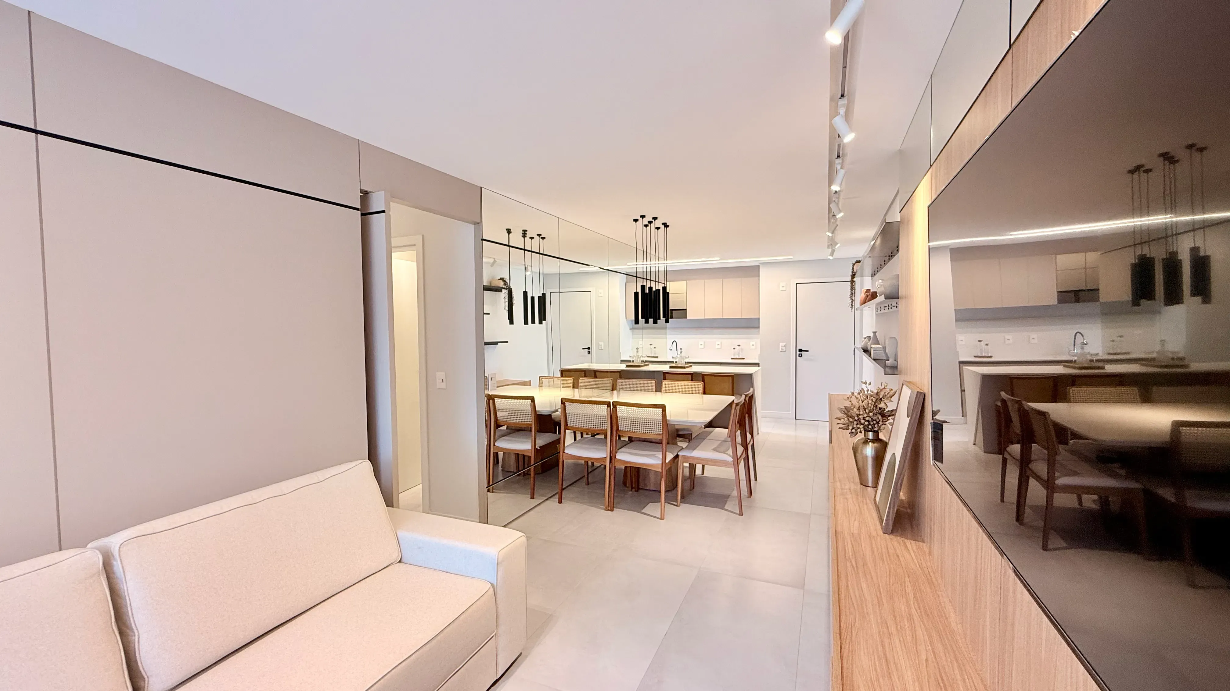 Apartamento 3 dormitórios sendo 1 suíte e vaga de garagem dupla - Kobrasol, São José/SC