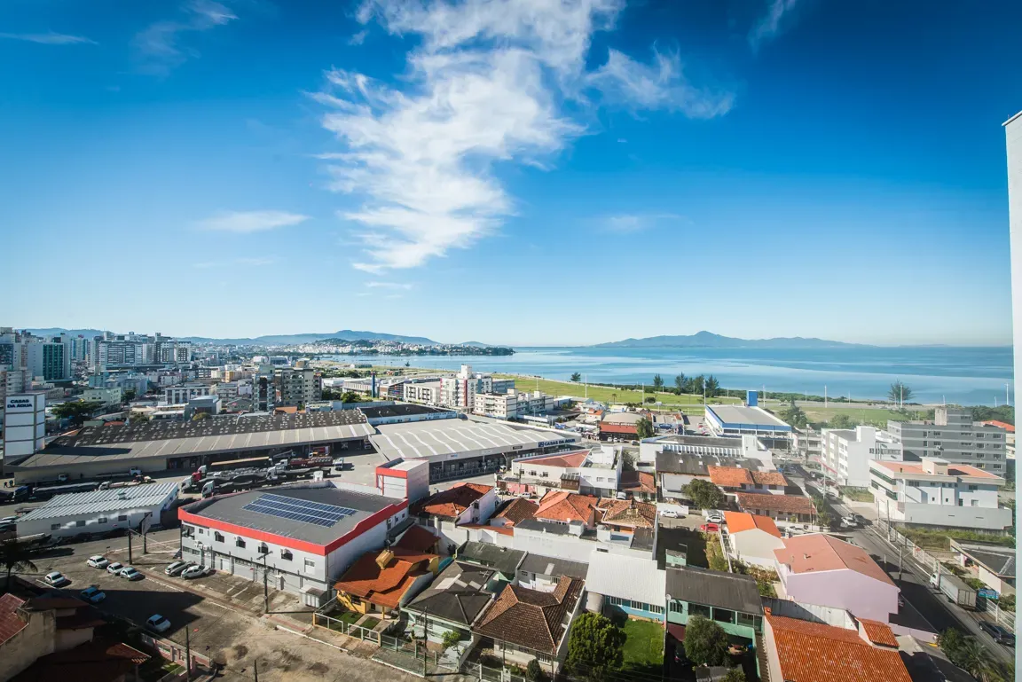 Apartamento 3 dormitórios sendo 1 suíte e vaga de garagem dupla - Kobrasol, São José/SC