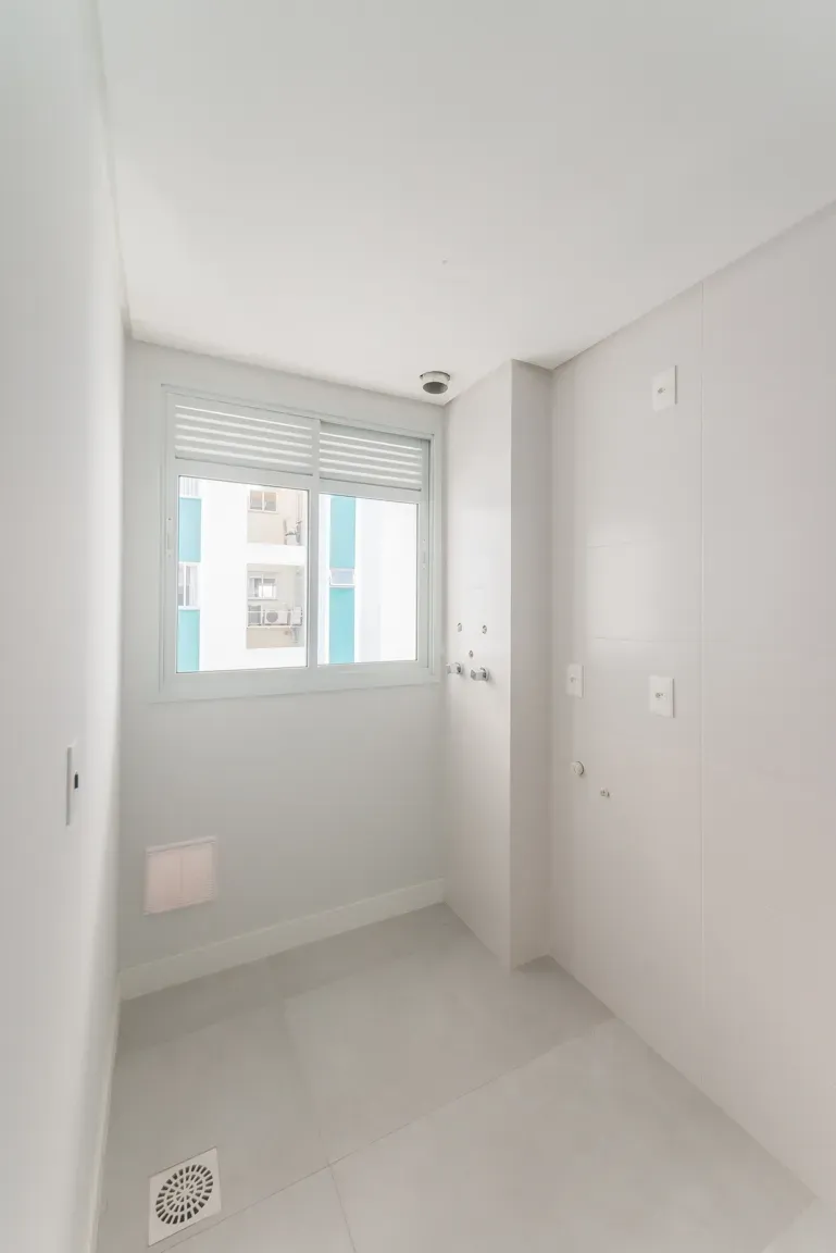 Apartamento 2 dormitórios sendo 1 suíte com 1 vaga de garagem - São Jose- SC