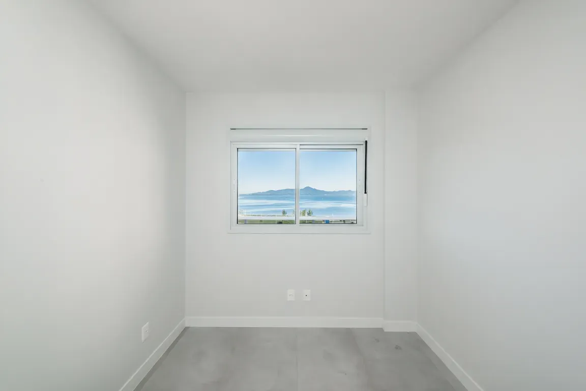 Apartamento 2 dormitórios sendo 1 suíte com 1 vaga de garagem - São Jose- SC