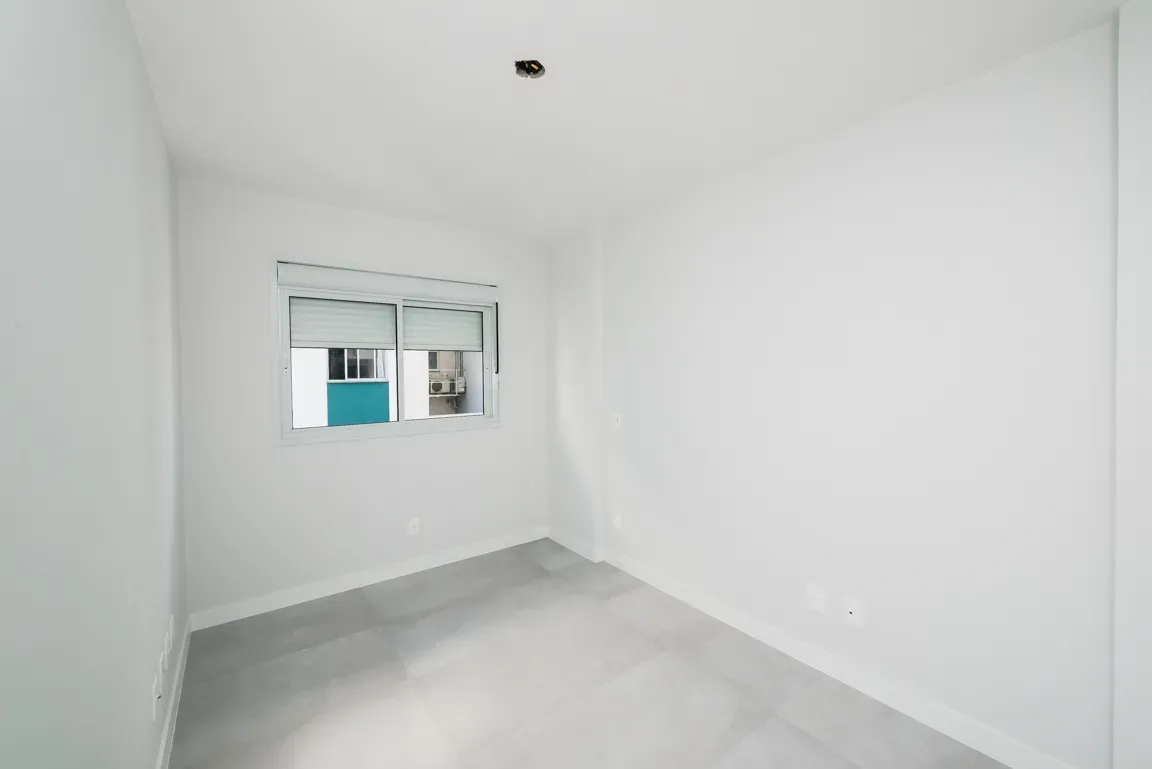 Apartamento 2 dormitórios sendo 1 suíte com 1 vaga de garagem - São Jose- SC