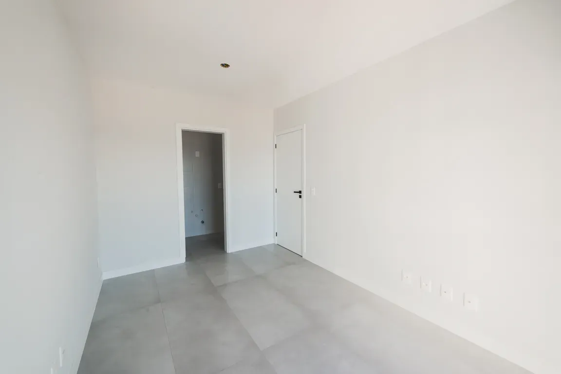 Apartamento 2 dormitórios sendo 1 suíte, com 1 vaga de garagem - Kobrasol em São José/SC