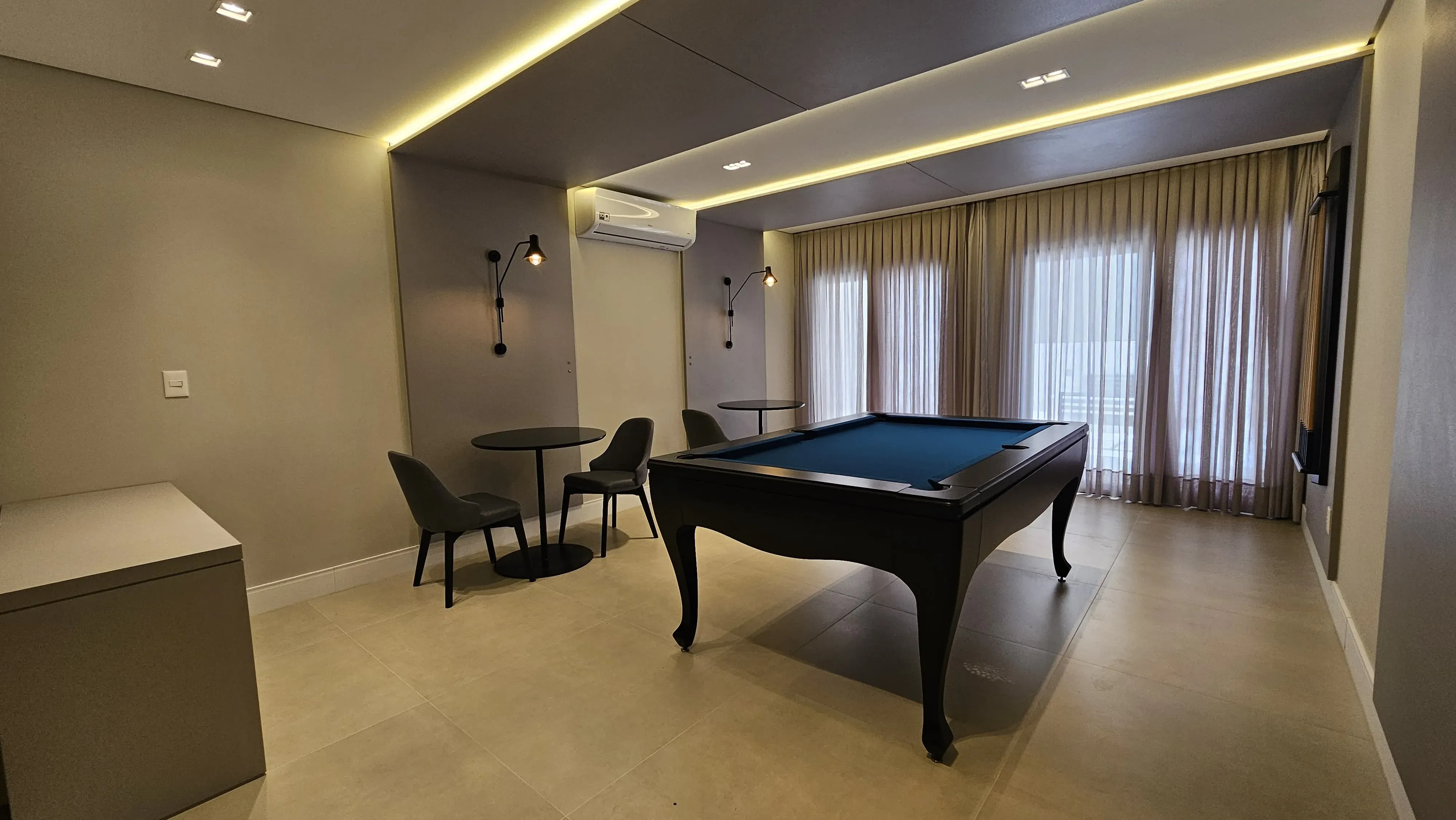 Apartamento 4 dormitórios sendo 2 suítes e 1 vaga de garagem - Floresta, São José/SC