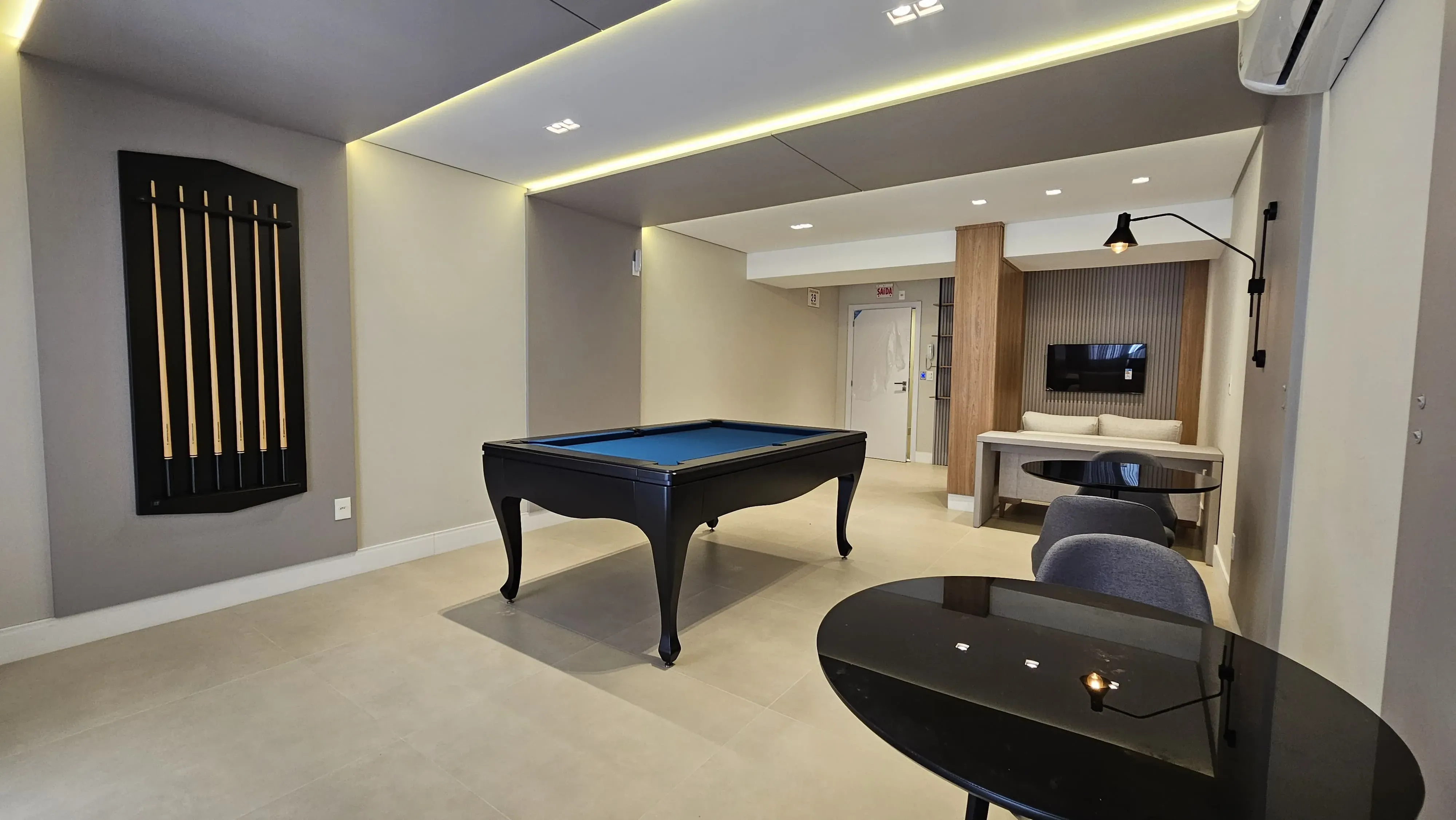 Apartamento 4 dormitórios sendo 2 suítes e 1 vaga de garagem - Floresta, São José/SC