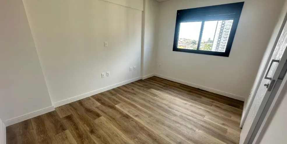 Apartamento 4 dormitórios sendo 2 suítes e 1 vaga de garagem - Floresta, São José/SC