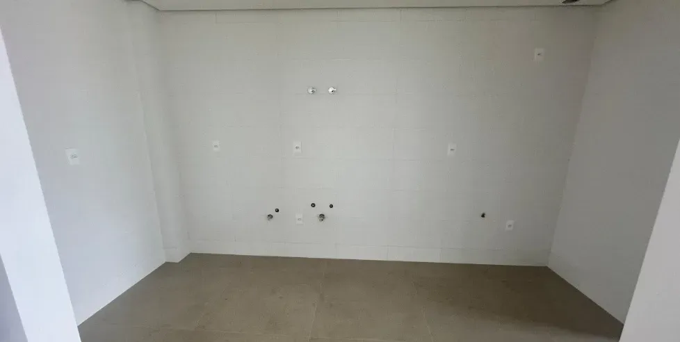 Apartamento 4 dormitórios sendo 2 suítes e 1 vaga de garagem - Floresta, São José/SC