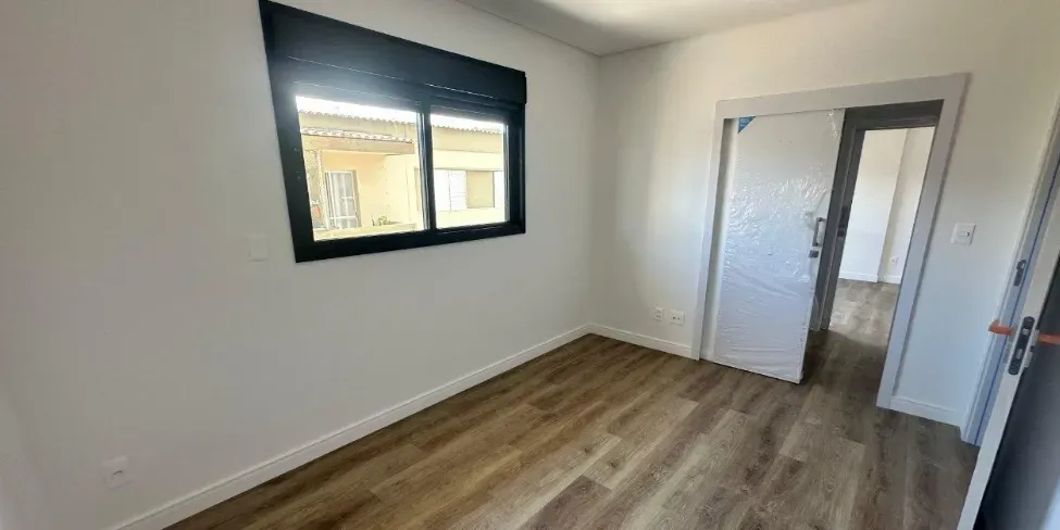 Apartamento 4 dormitórios sendo 2 suítes e 1 vaga de garagem - Floresta, São José/SC