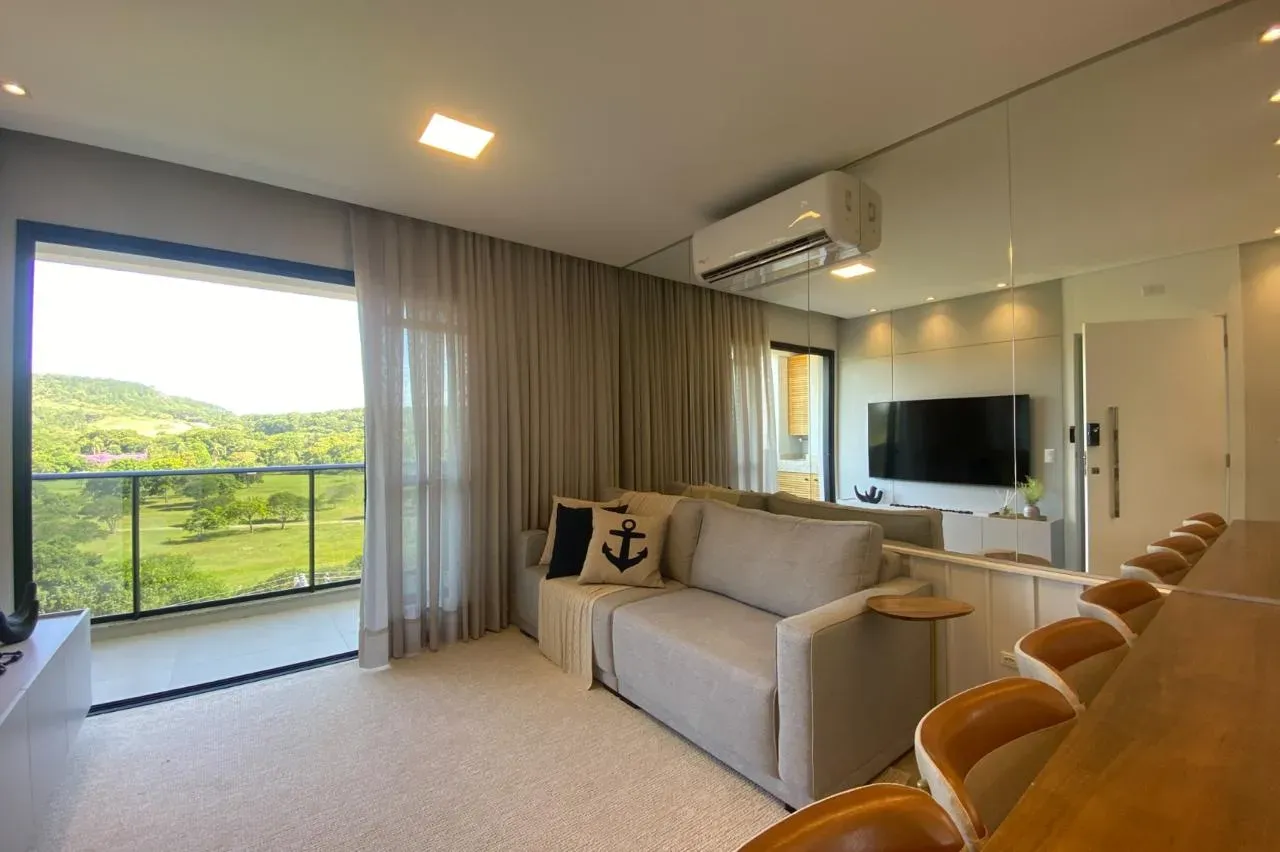 Apartamento mobiliado com 3 dormitórios sendo 2 suítes a 350m da Praia | Gov Celso Ramos/SC