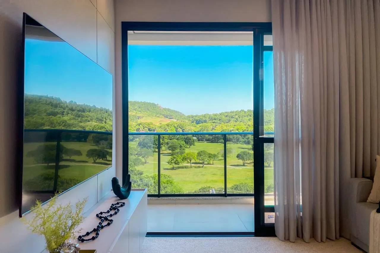 Apartamento mobiliado com 3 dormitórios sendo 2 suítes a 350m da Praia | Gov Celso Ramos/SC