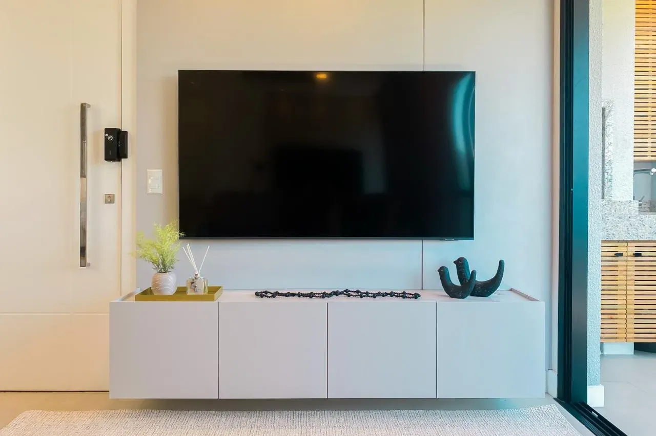 Apartamento mobiliado com 3 dormitórios sendo 2 suítes a 350m da Praia | Gov Celso Ramos/SC