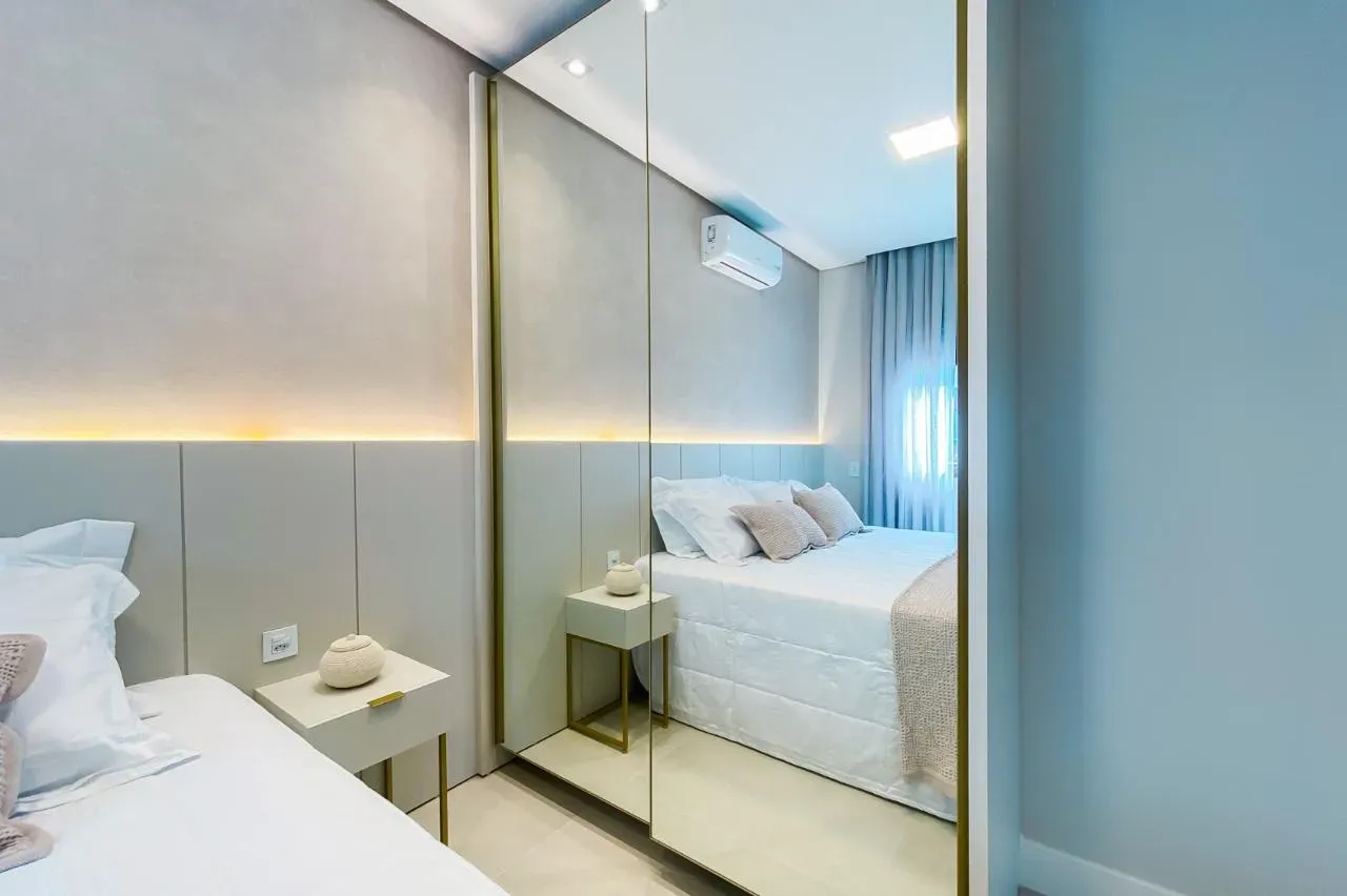 Apartamento mobiliado com 3 dormitórios sendo 2 suítes a 350m da Praia | Gov Celso Ramos/SC