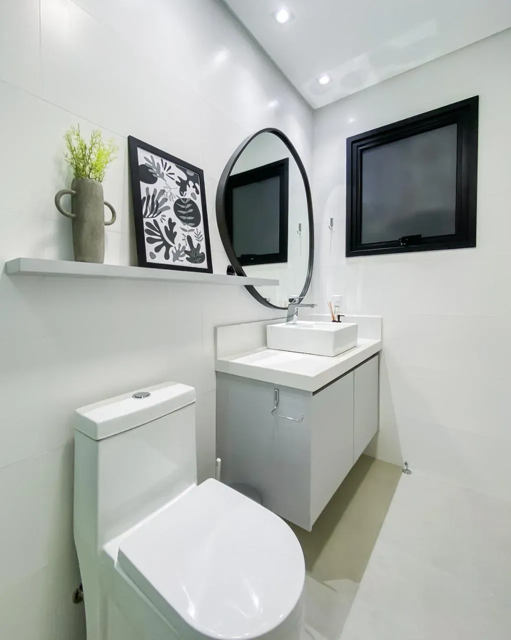 Apartamento mobiliado com 3 dormitórios sendo 2 suítes a 350m da Praia | Gov Celso Ramos/SC