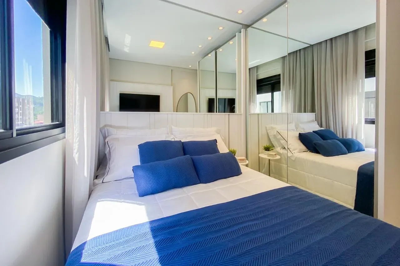 Apartamento mobiliado com 3 dormitórios sendo 2 suítes a 350m da Praia | Gov Celso Ramos/SC