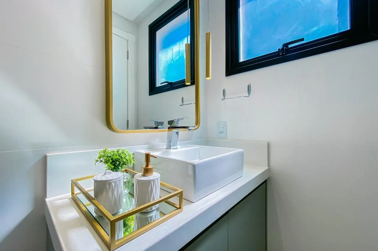 Apartamento mobiliado com 3 dormitórios sendo 2 suítes a 350m da Praia | Gov Celso Ramos/SC