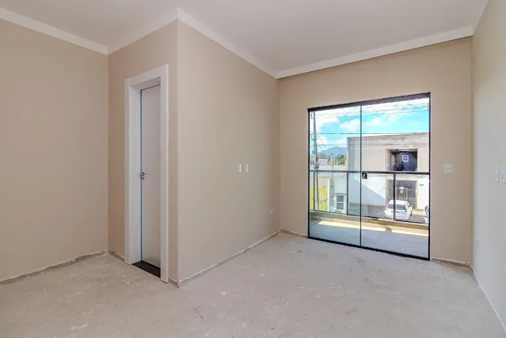 Sobrado novo com 2 suítes e 1 vaga de garagem, Sertão do Trombudo em Itapema/SC