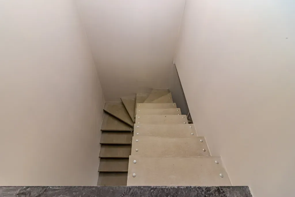 Sobrado novo com 2 suítes e 1 vaga de garagem, Sertão do Trombudo em Itapema/SC