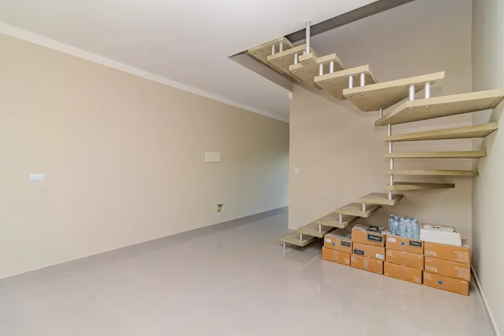 Sobrado novo com 2 suítes e 1 vaga de garagem, Sertão do Trombudo em Itapema/SC