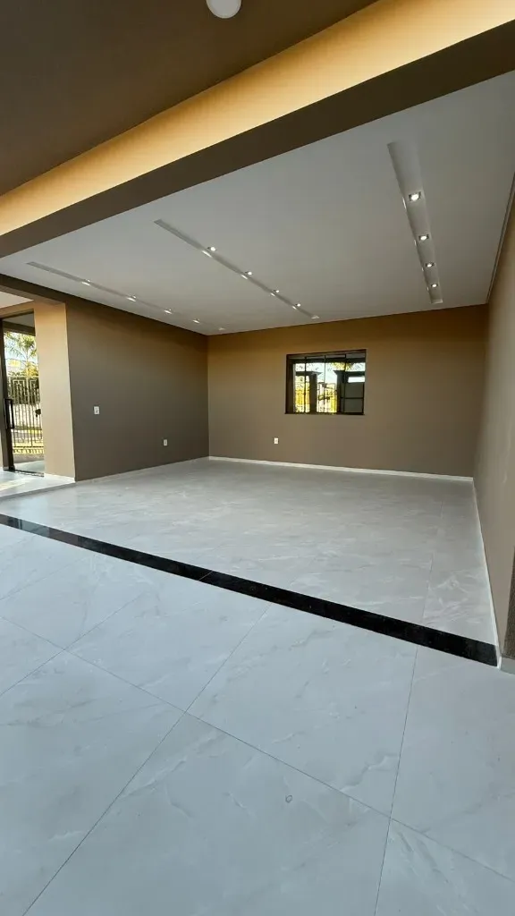 Casa nova mobiliada com 2 suítes e 2 vagas + Sala Comercial no Bairro Morretes, Itapema/SC