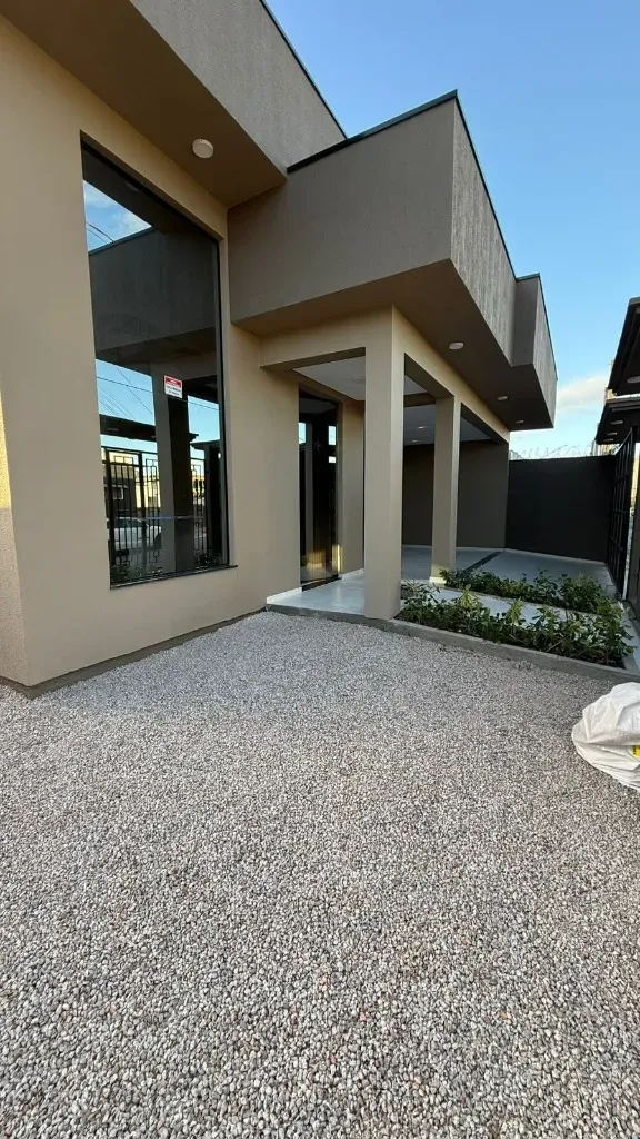 Casa nova mobiliada com 2 suítes e 2 vagas + Sala Comercial no Bairro Morretes, Itapema/SC