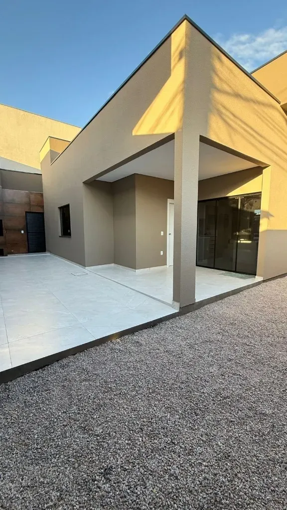 Casa nova mobiliada com 2 suítes e 2 vagas + Sala Comercial no Bairro Morretes, Itapema/SC