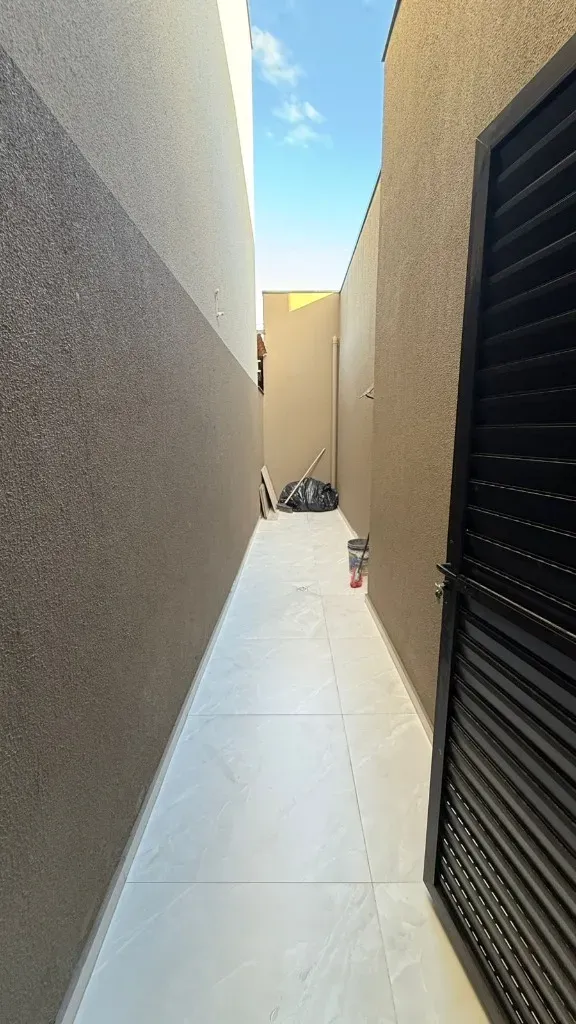 Casa nova mobiliada com 2 suítes e 2 vagas + Sala Comercial no Bairro Morretes, Itapema/SC