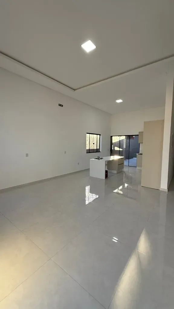 Casa nova mobiliada com 2 suítes e 2 vagas + Sala Comercial no Bairro Morretes, Itapema/SC
