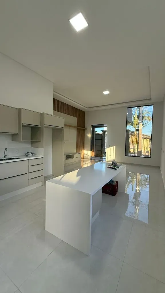 Casa nova mobiliada com 2 suítes e 2 vagas + Sala Comercial no Bairro Morretes, Itapema/SC