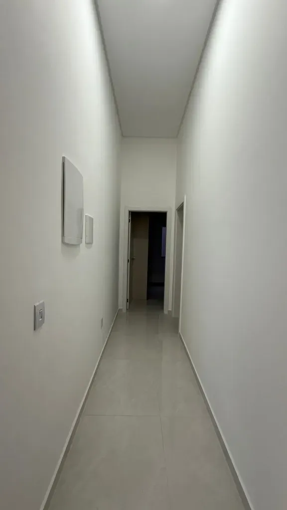 Casa nova mobiliada com 2 suítes e 2 vagas + Sala Comercial no Bairro Morretes, Itapema/SC