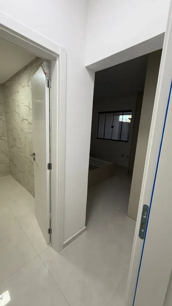 Casa nova mobiliada com 2 suítes e 2 vagas + Sala Comercial no Bairro Morretes, Itapema/SC