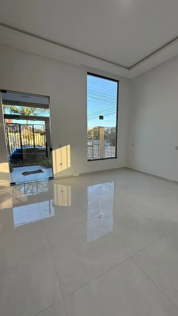 Casa nova mobiliada com 2 suítes e 2 vagas + Sala Comercial no Bairro Morretes, Itapema/SC