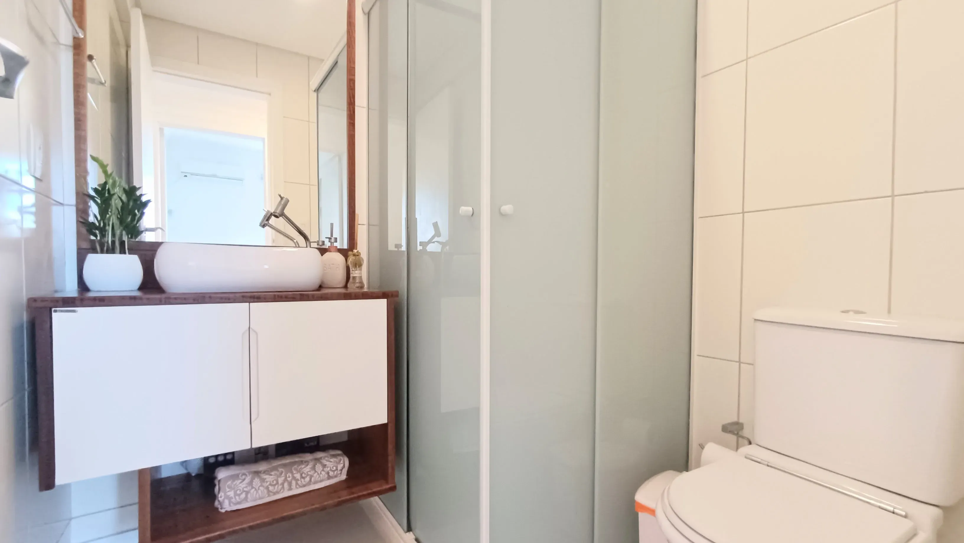 Apartamento com 3 dormitórios sendo 2 suítes e 1 vaga de garagem  Centro, Balneário Camboriú/SC