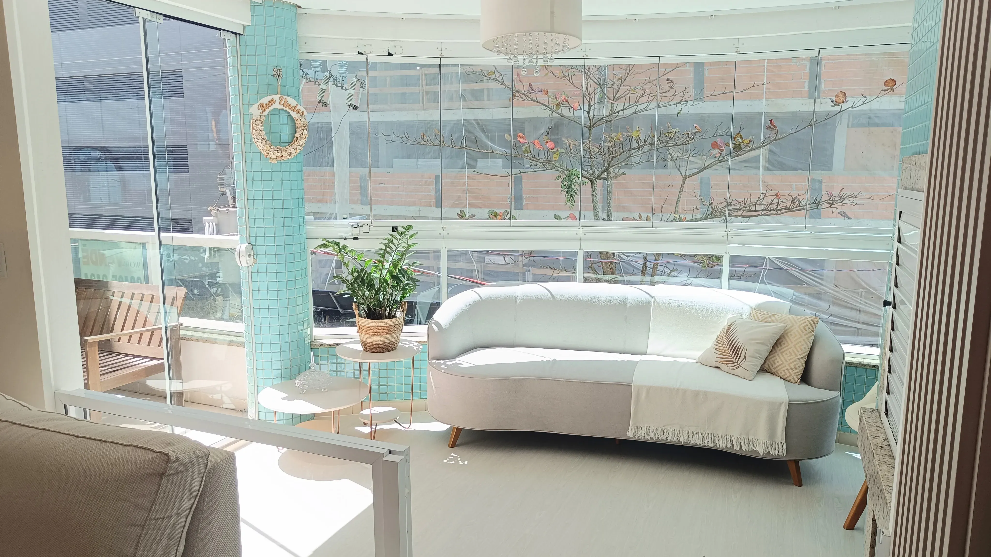 Apartamento com 3 dormitórios sendo 2 suítes e 1 vaga de garagem  Centro, Balneário Camboriú/SC