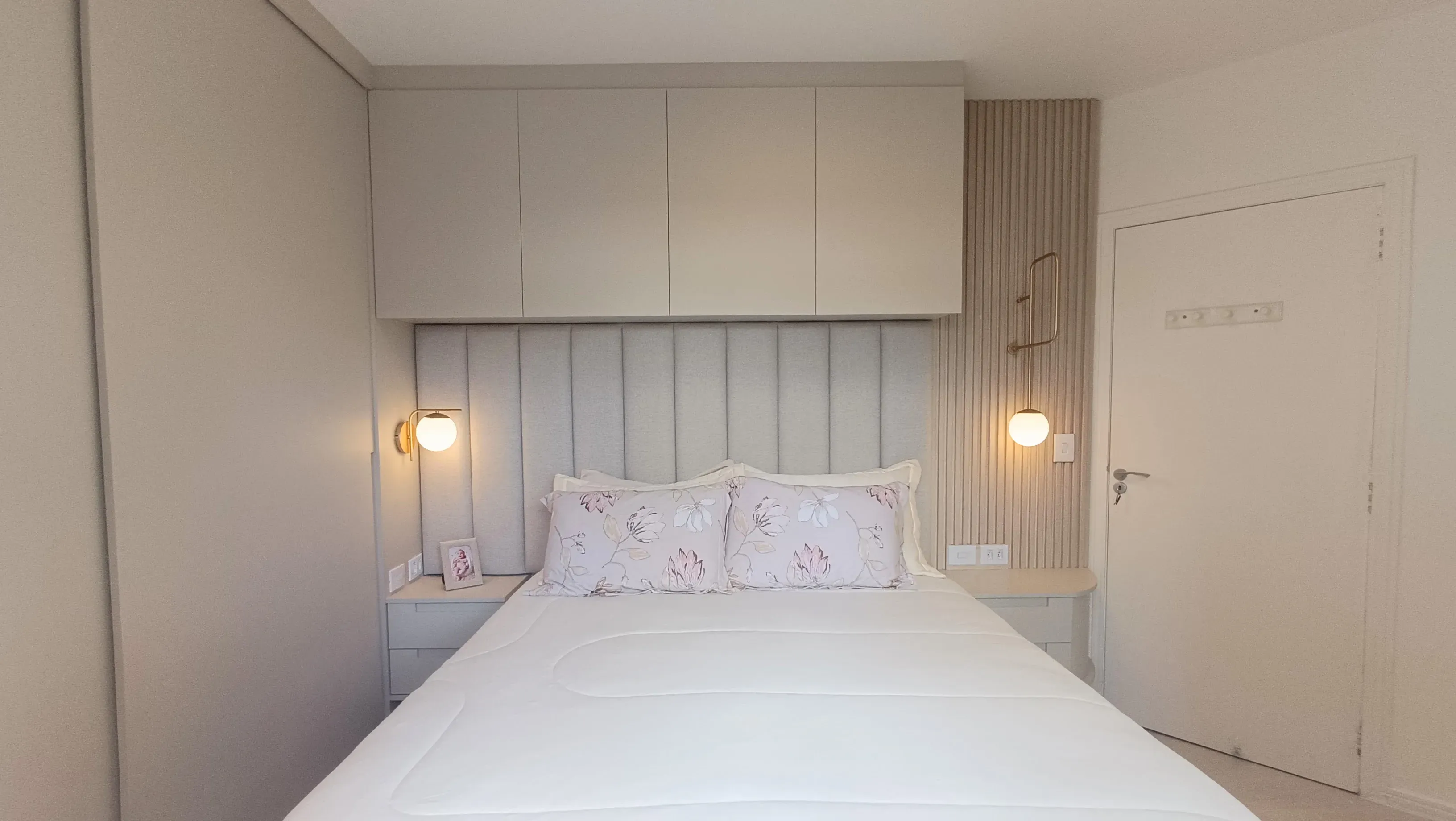 Apartamento com 3 dormitórios sendo 2 suítes e 1 vaga de garagem  Centro, Balneário Camboriú/SC